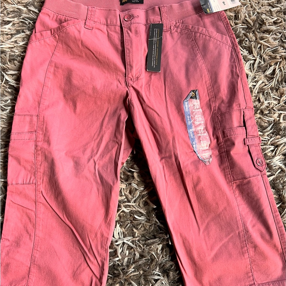Lee capri length pink shorts